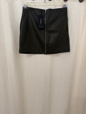 NWT  Shinestar dark Olive Faux Leather Mini Skirt with Front Zip